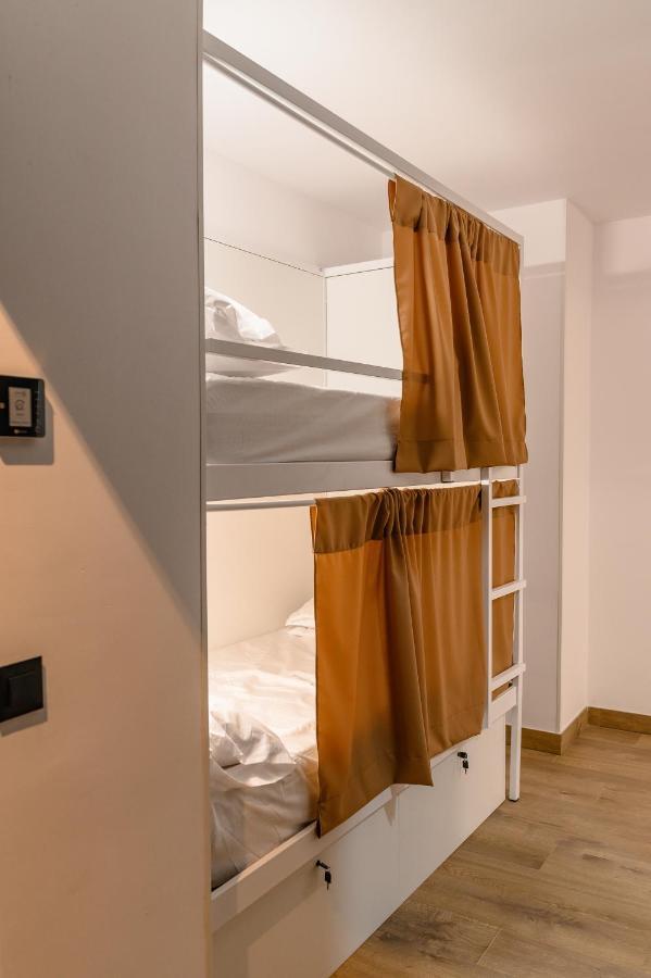 Hostel Vad - Youth Age Limit 18-49